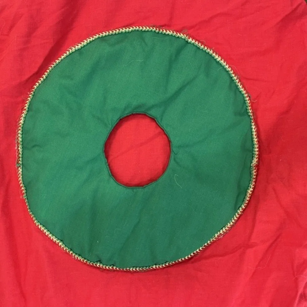 VTG Handmade Quilted Christmas Tree Skirt Patchwork REVERSIBLE‎